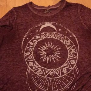 Graphic short red sleeve